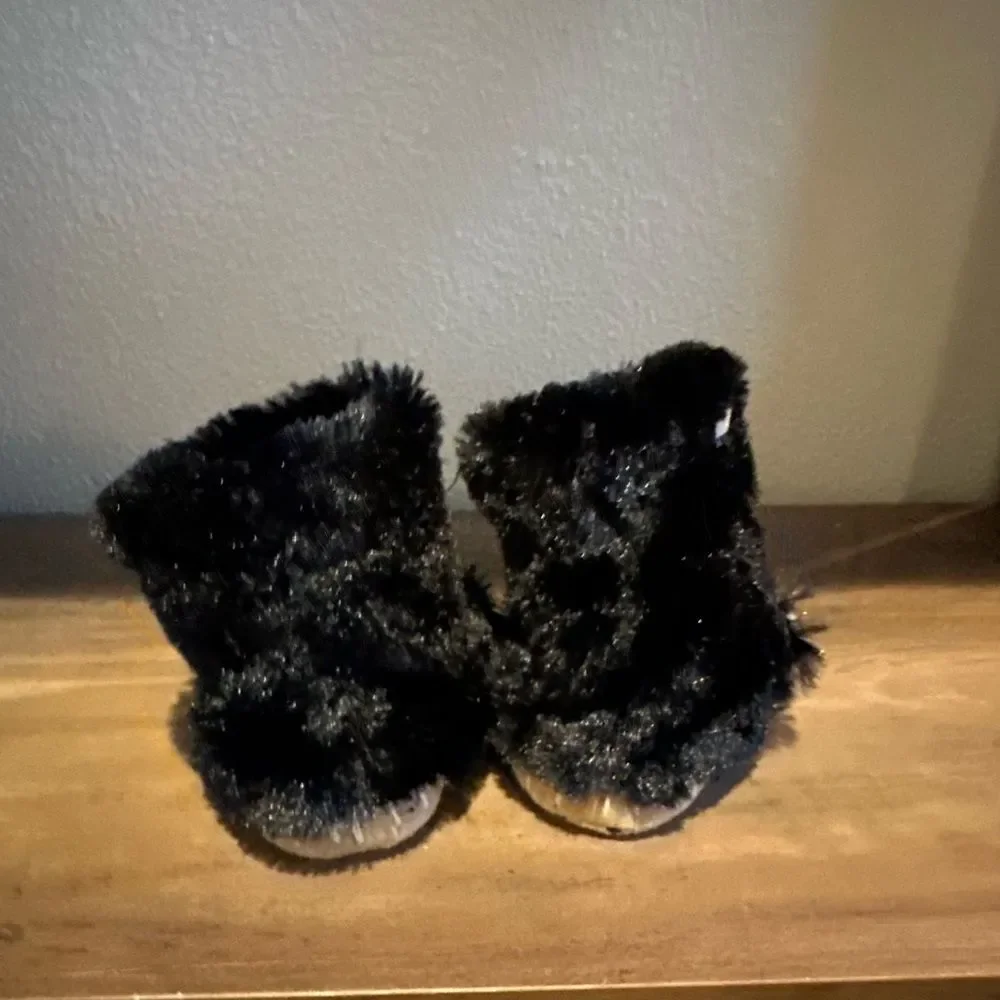 NWOT Hatley Toddler Bear Black Sock Slippers Size 5-7 (S/P)